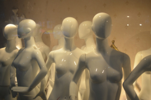 faceless-mannequins