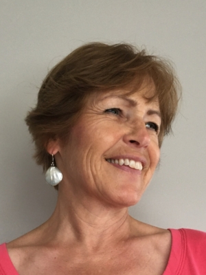 Elizabeth Collis Headshot