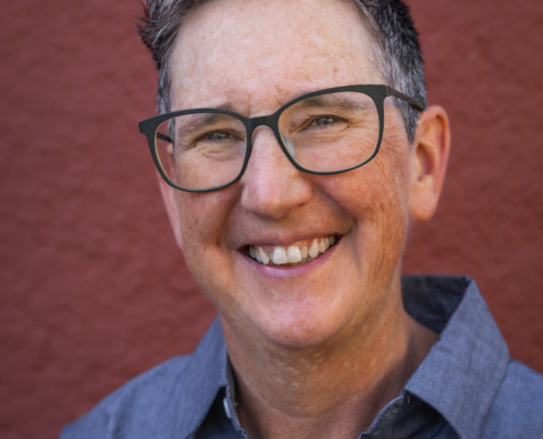 Headshot Caren McDonald